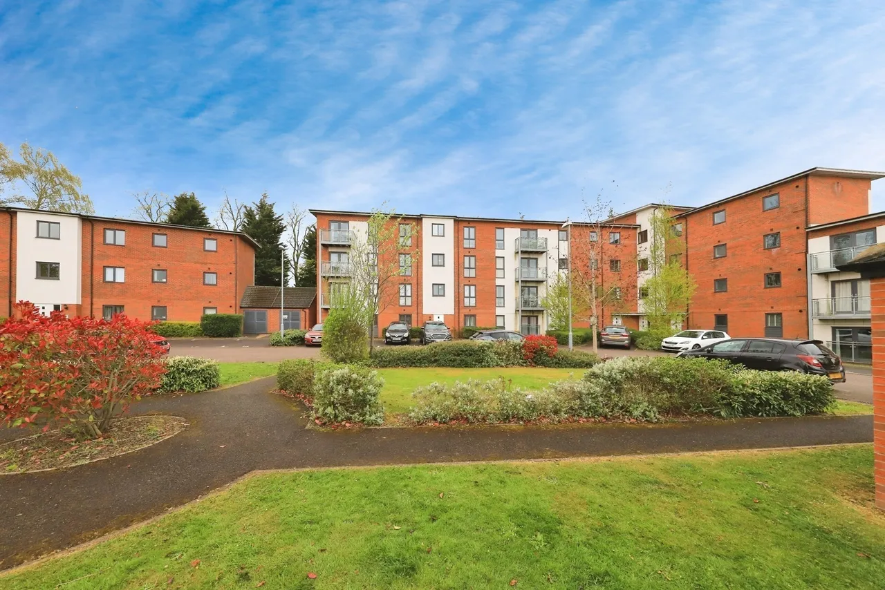 Donington Grove, Wolverhampton, WV10, photo 13