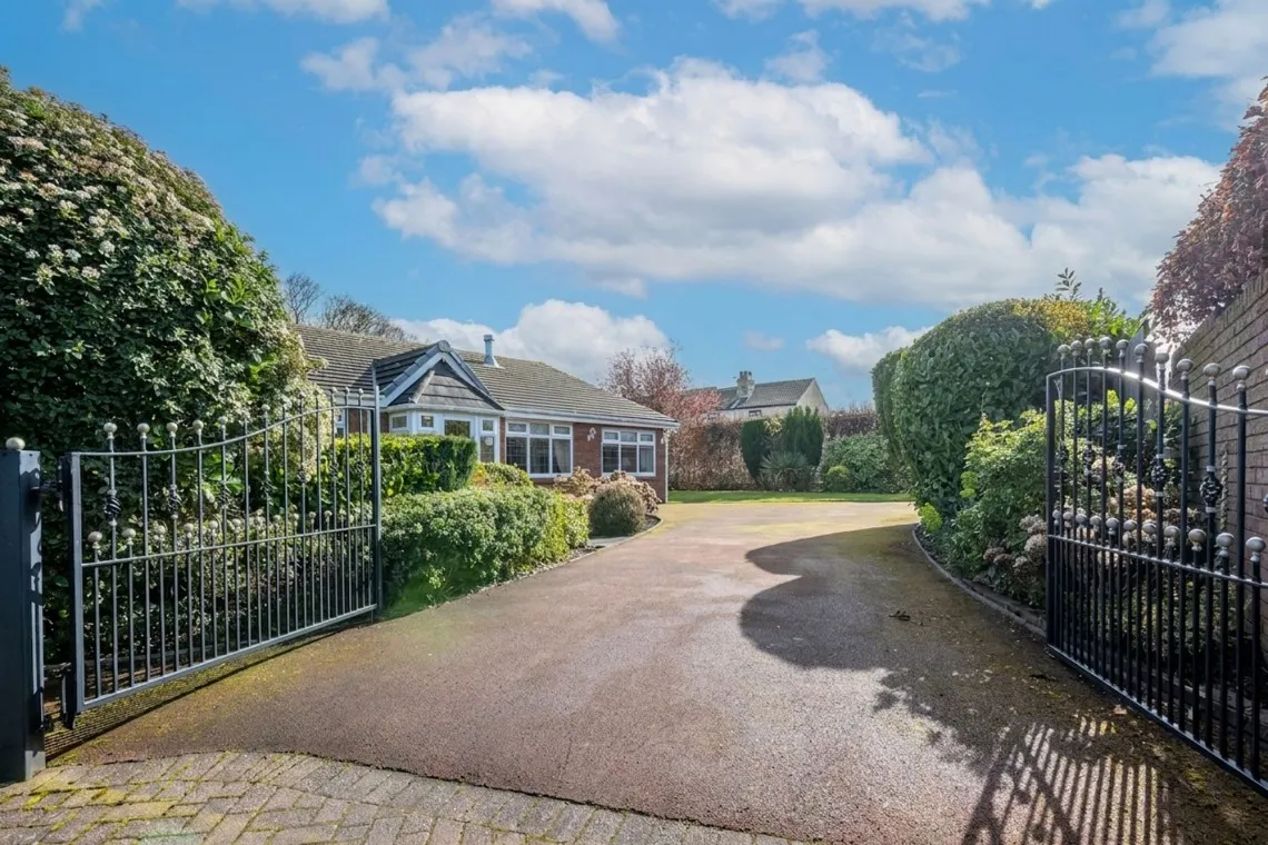 Meadowbrook, Burscough, L40, photo 5