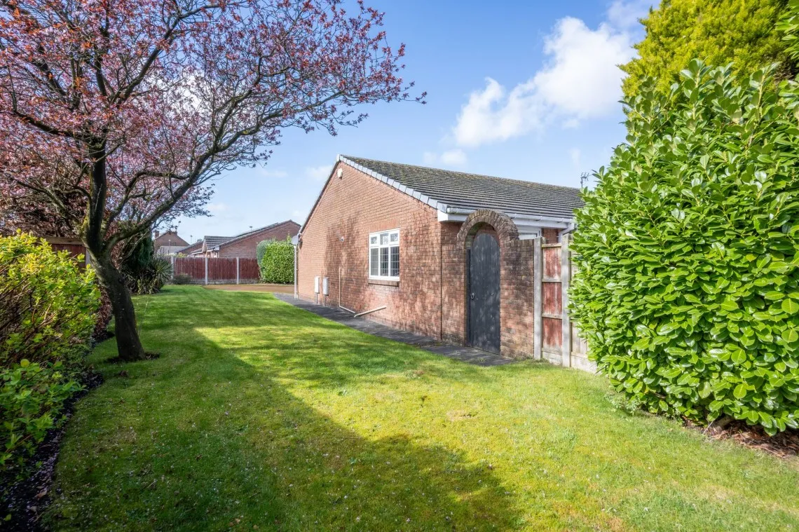 Meadowbrook, Burscough, L40, photo 27