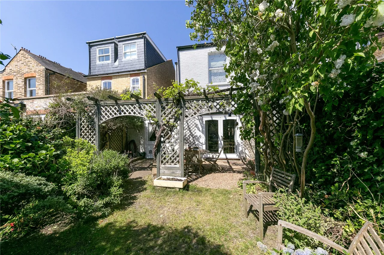 St. Winifreds Road, Teddington, TW11, photo 13
