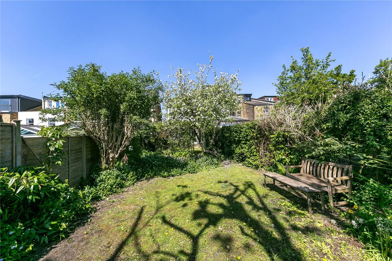 St. Winifreds Road, Teddington, TW11, photo 2