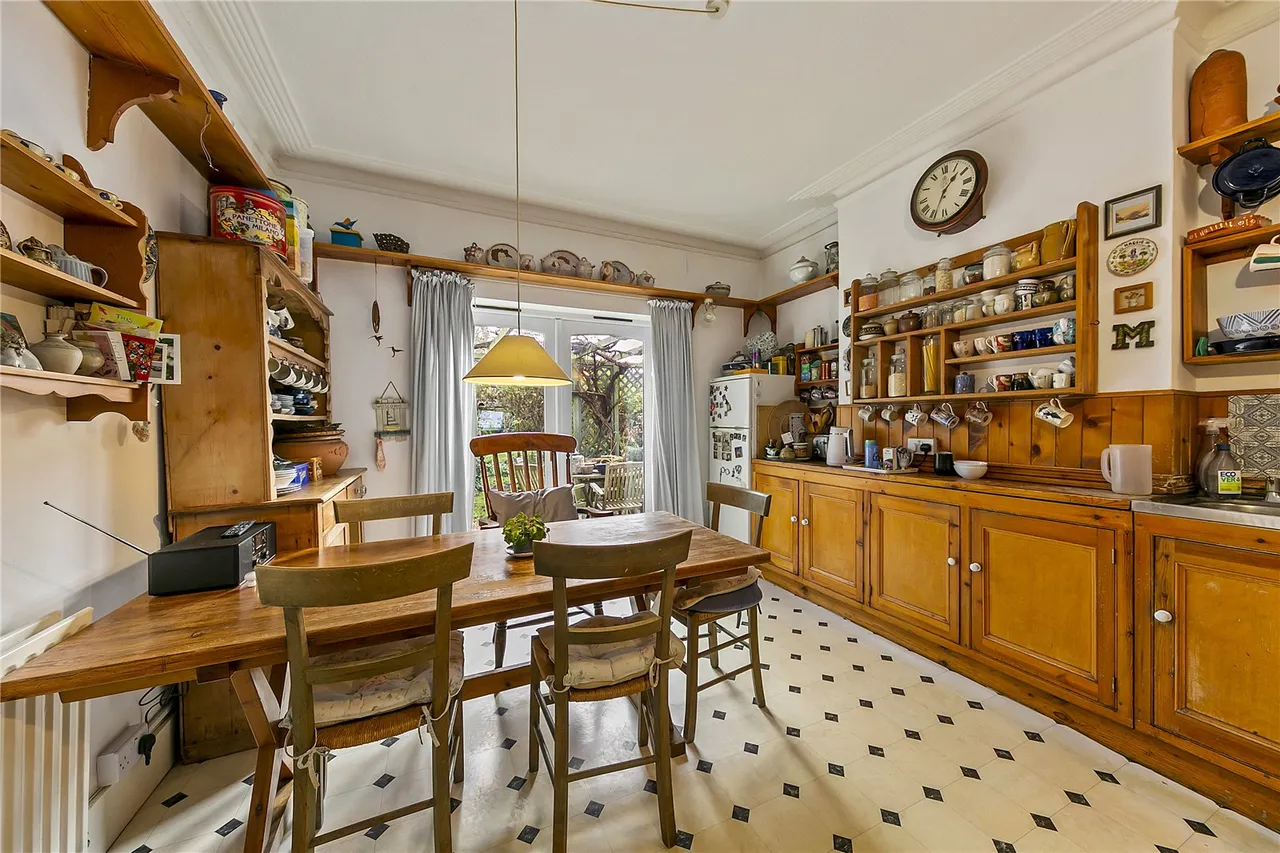 St. Winifreds Road, Teddington, TW11, photo 5