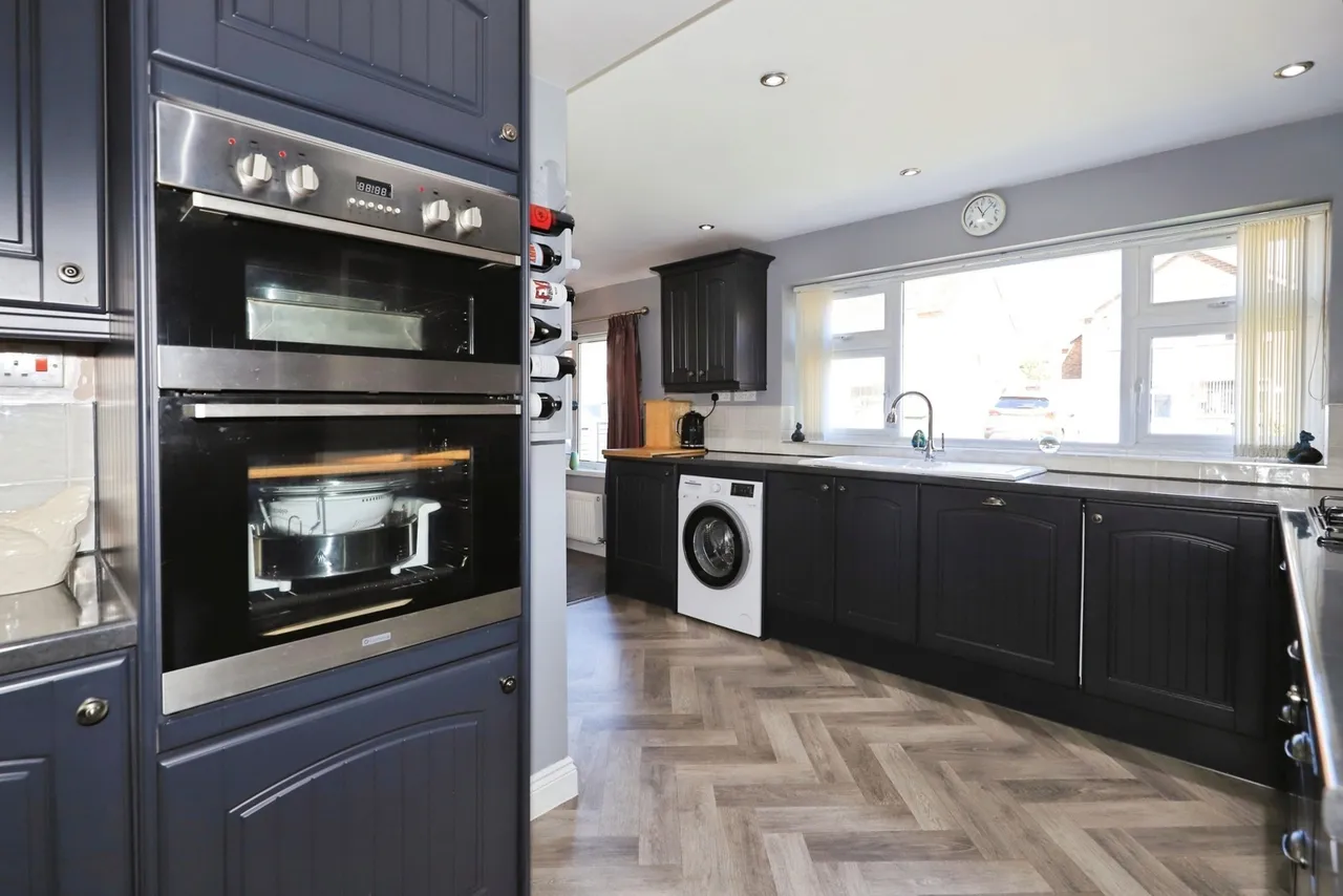 Pear Tree Close, Kidderminster, DY10, photo 3