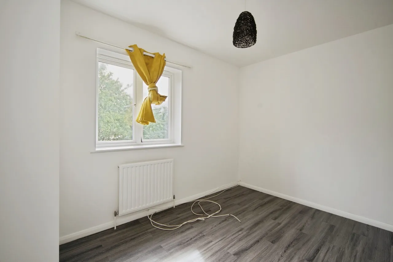 Collier Row Road, RM5, photo 4