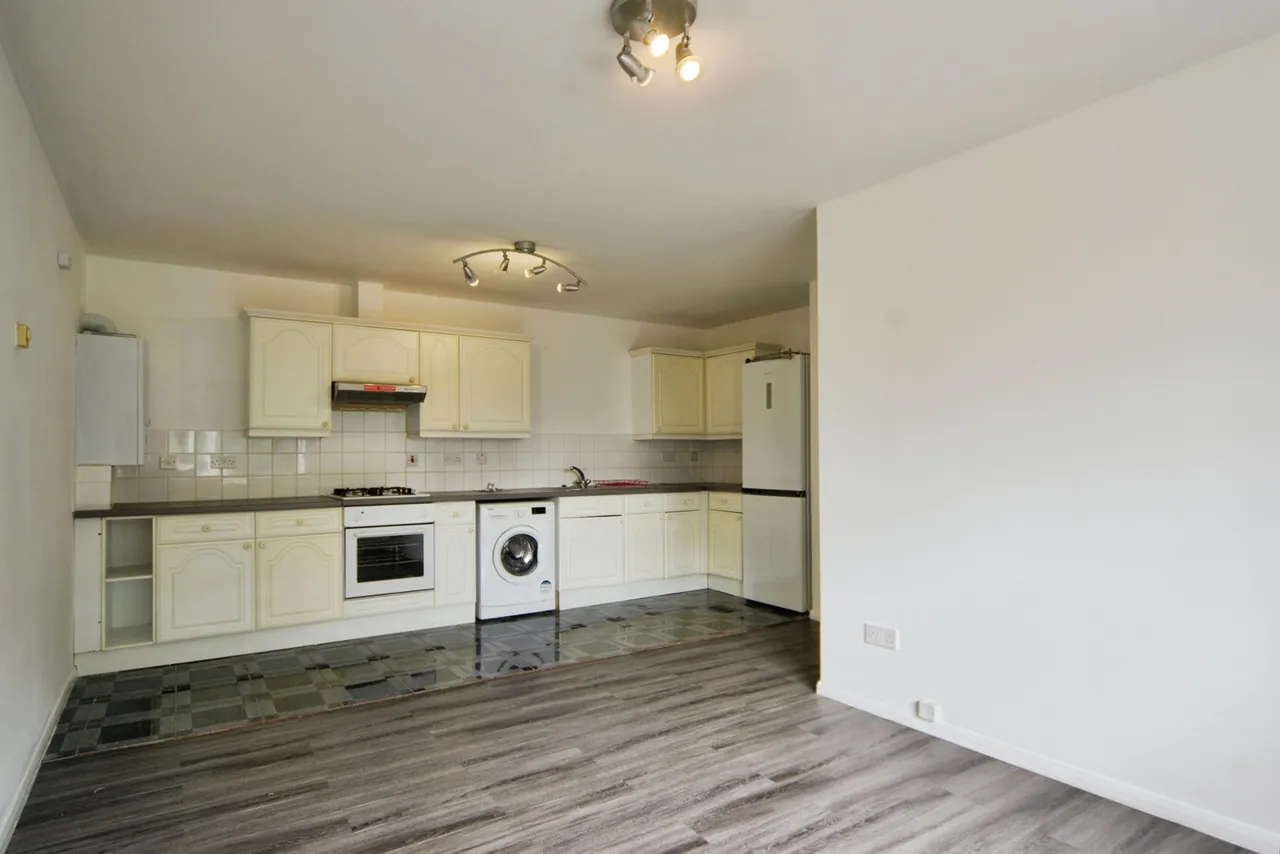 Collier Row Road, RM5, photo 7
