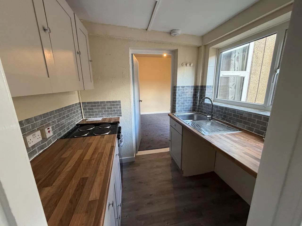Empress Road, Wrexham, LL13, photo 11