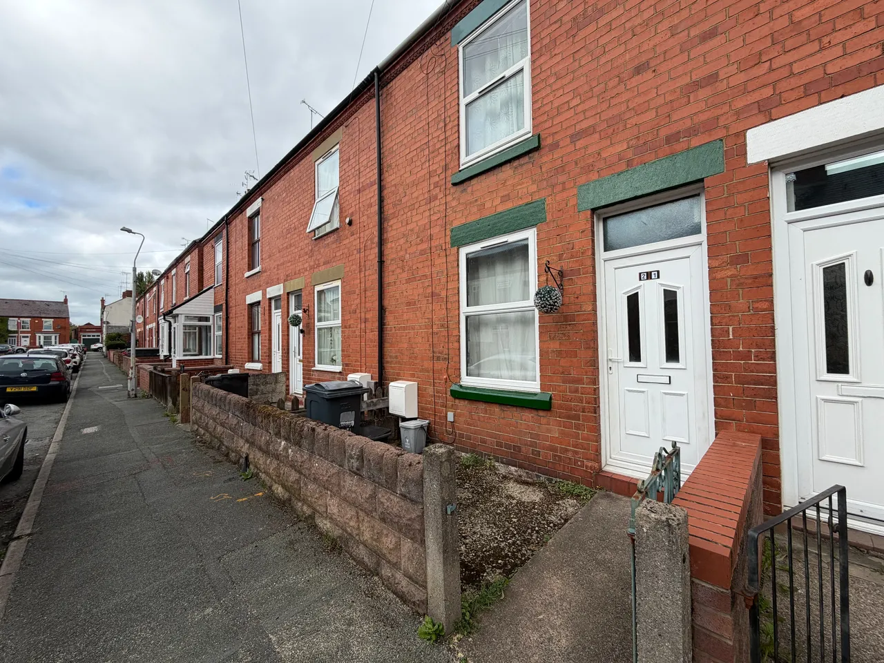 2 bed house to rent, Empress Road, Wrexham, LL13