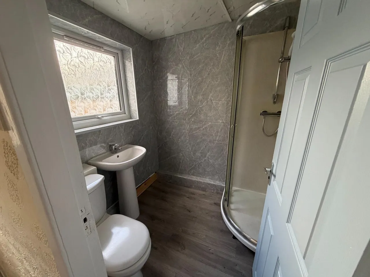 Empress Road, Wrexham, LL13, photo 9