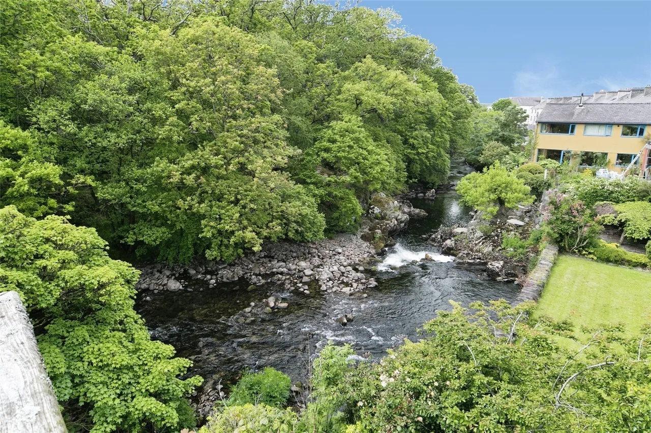 3 bed flat for sale, Erw Gron, Bethesda, LL57
