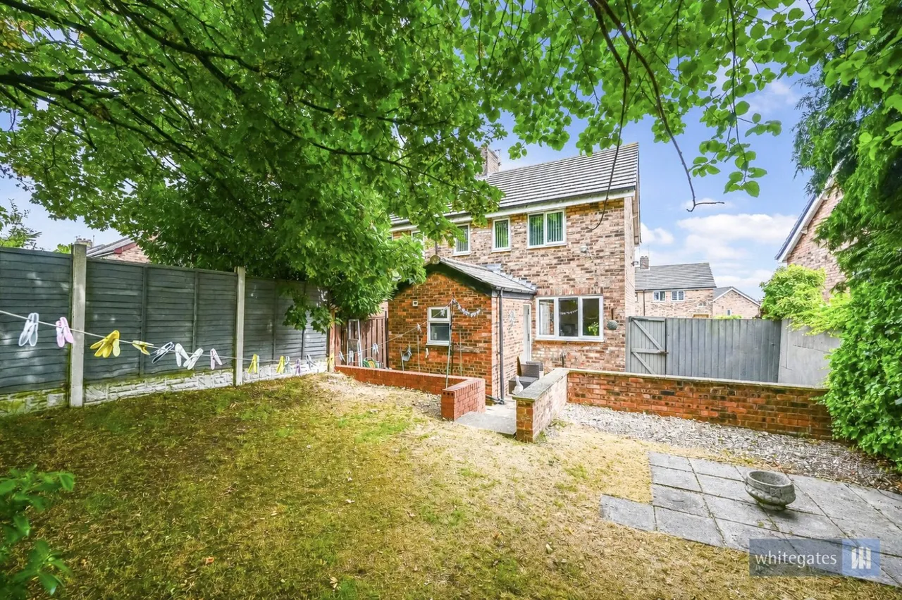 Ash Grove, Prescot, L35, photo 11