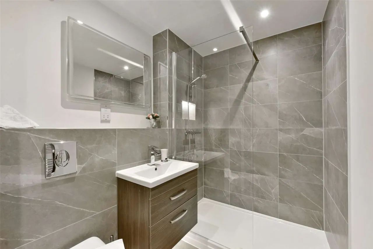 Beech House, 27 Little Marlow Road, Marlow, Buckinghamshire, SL7 1HA, photo 4