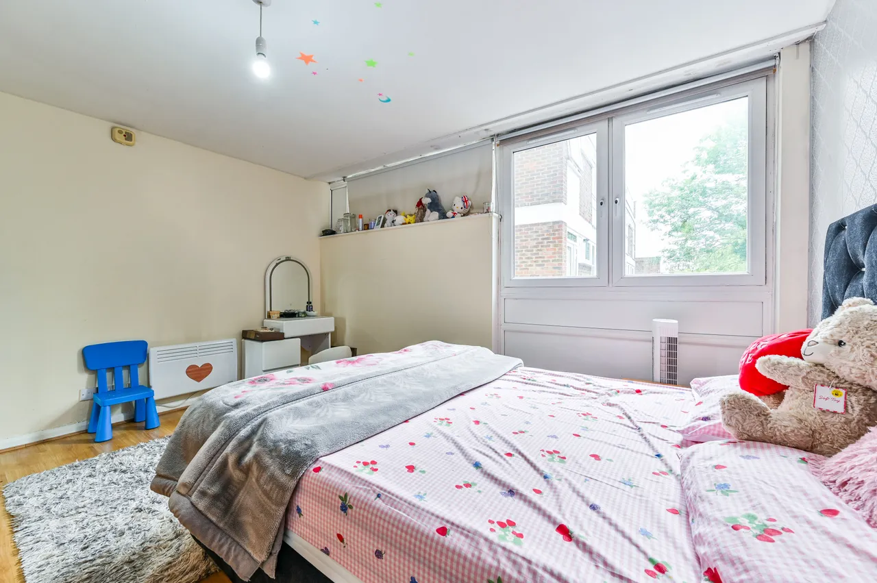 9 Woodleigh Court, Stuart Crescent, London, photo 7