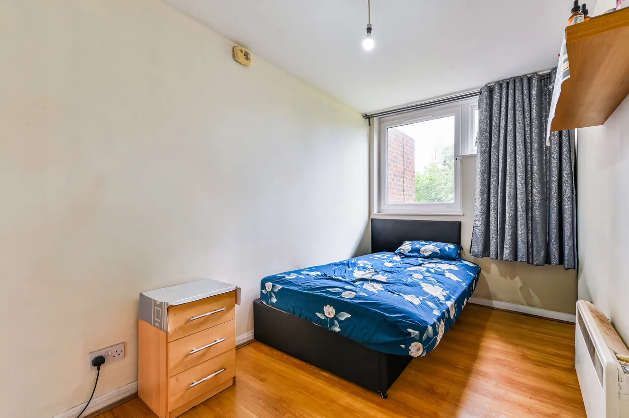 9 Woodleigh Court, Stuart Crescent, London, photo 4