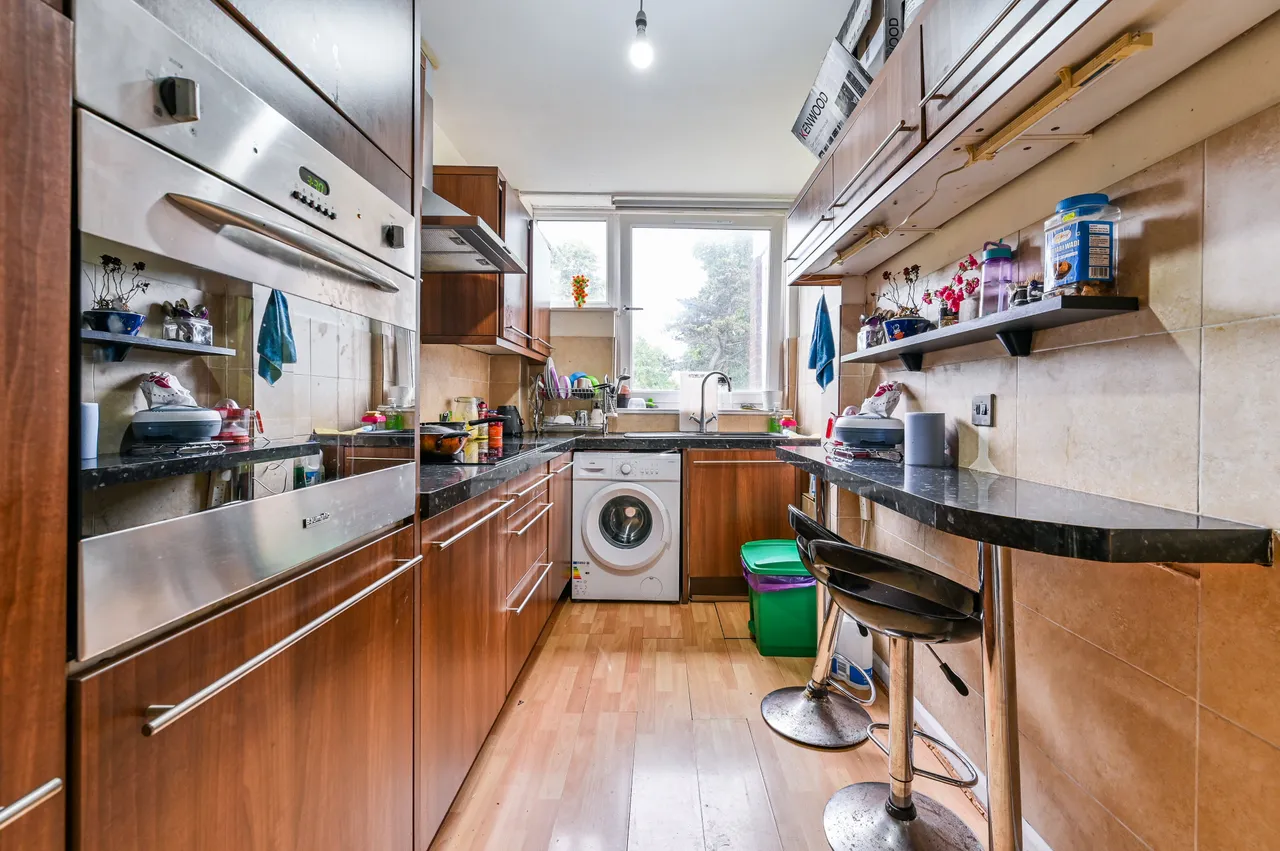 9 Woodleigh Court, Stuart Crescent, London, photo 10