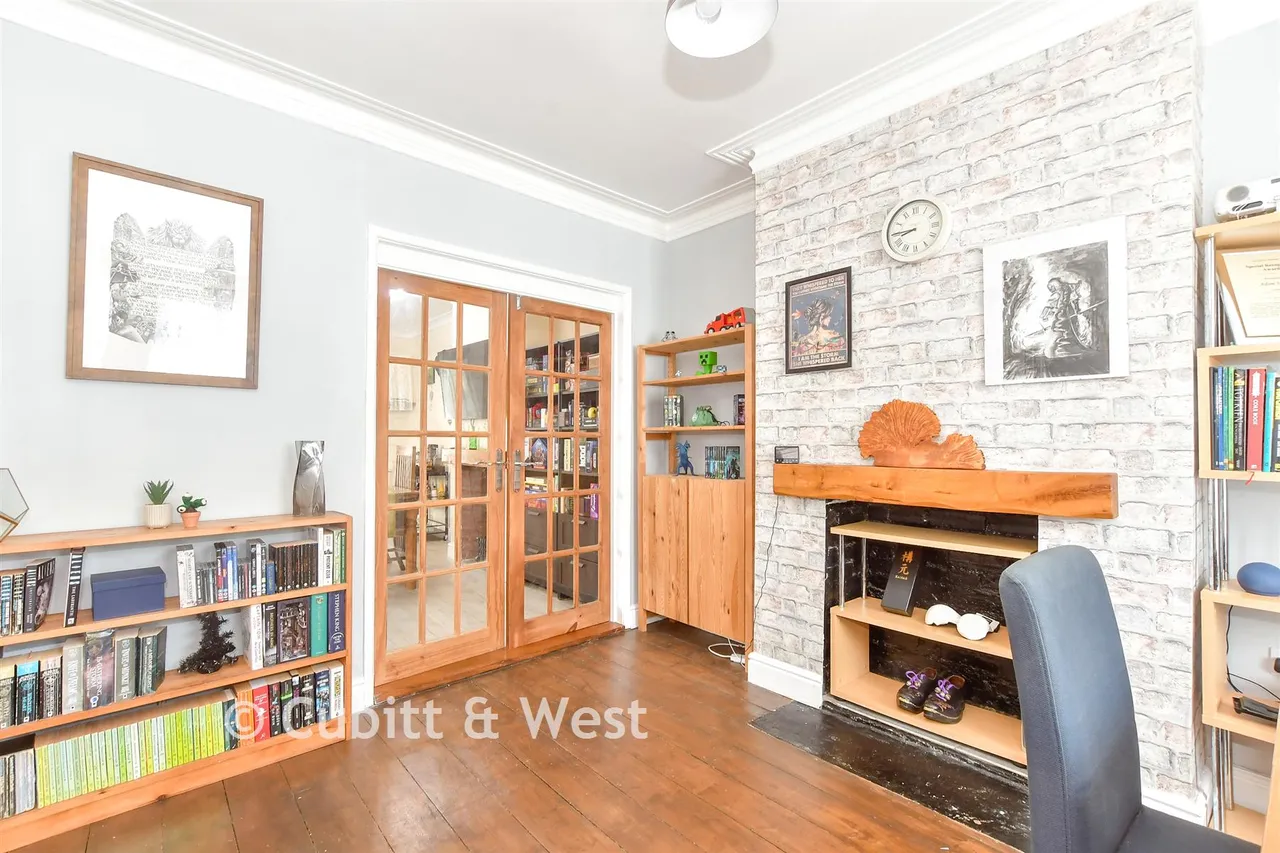 Kensington Road, Portsmouth, PO2, photo 2