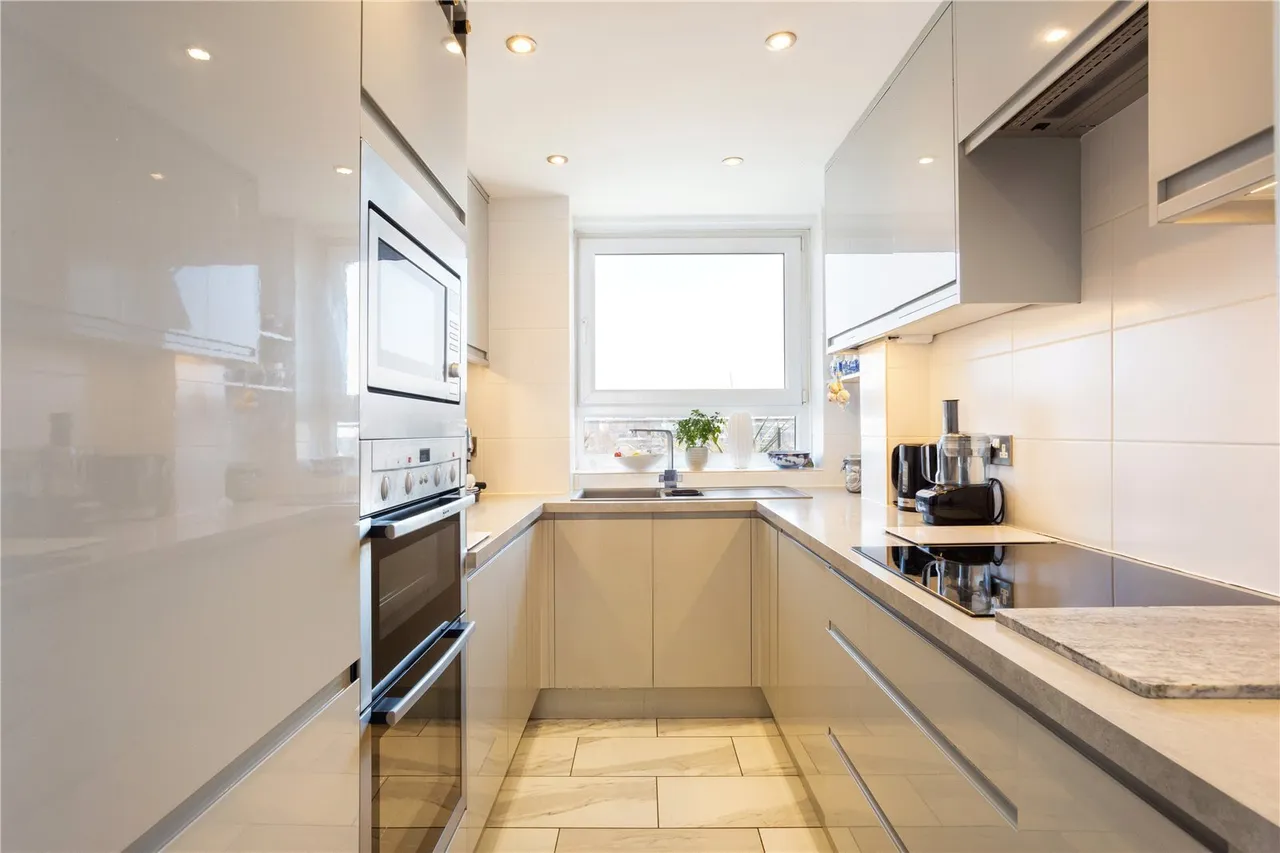 The Drive, HOVE, BN3, photo 11