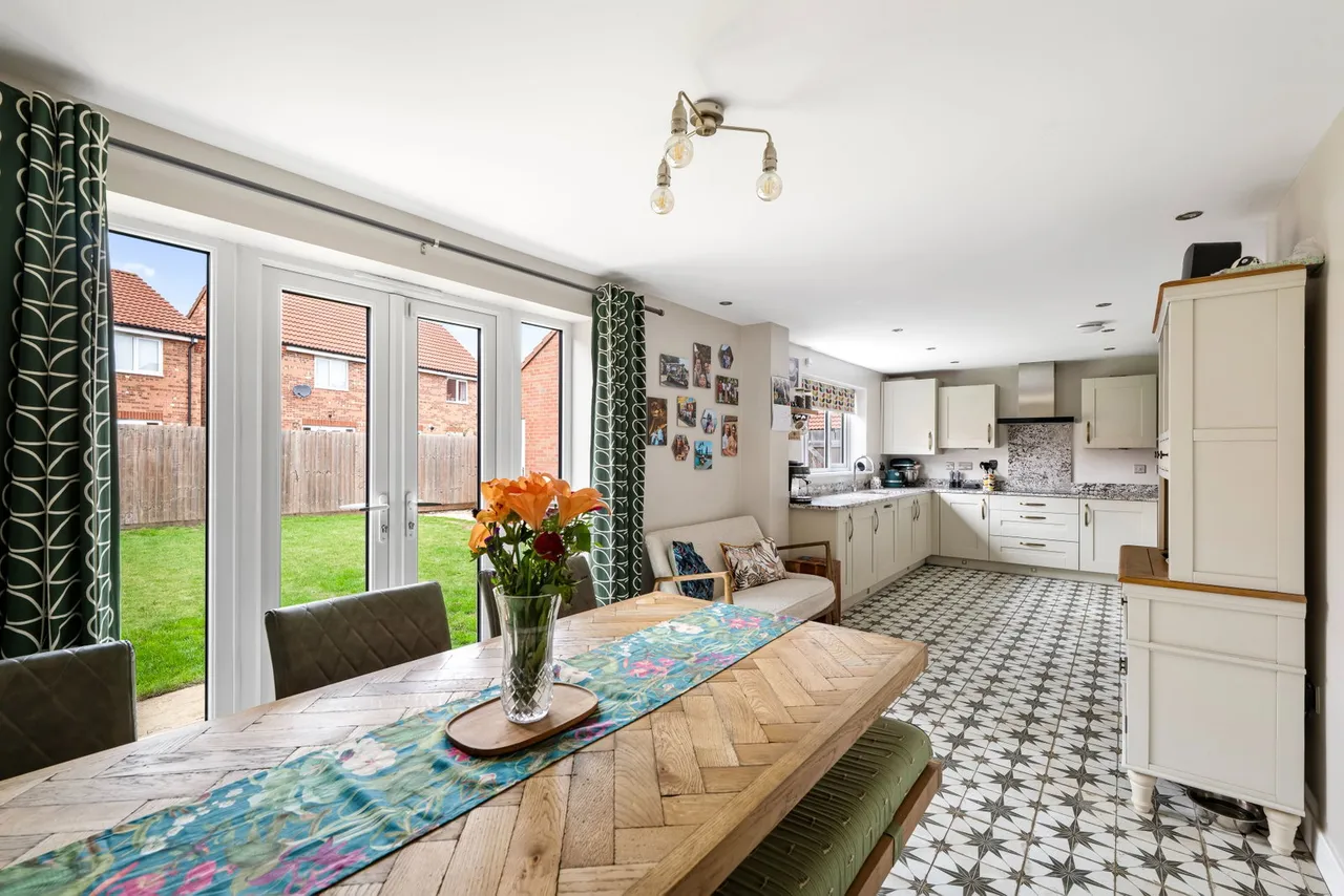 Field Avenue, Saxilby, LN1, photo 6