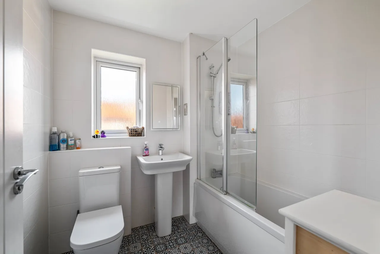 Field Avenue, Saxilby, LN1, photo 17