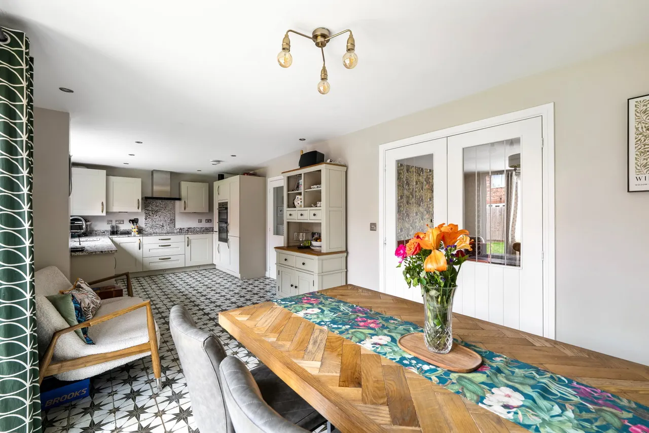 Field Avenue, Saxilby, LN1, photo 9