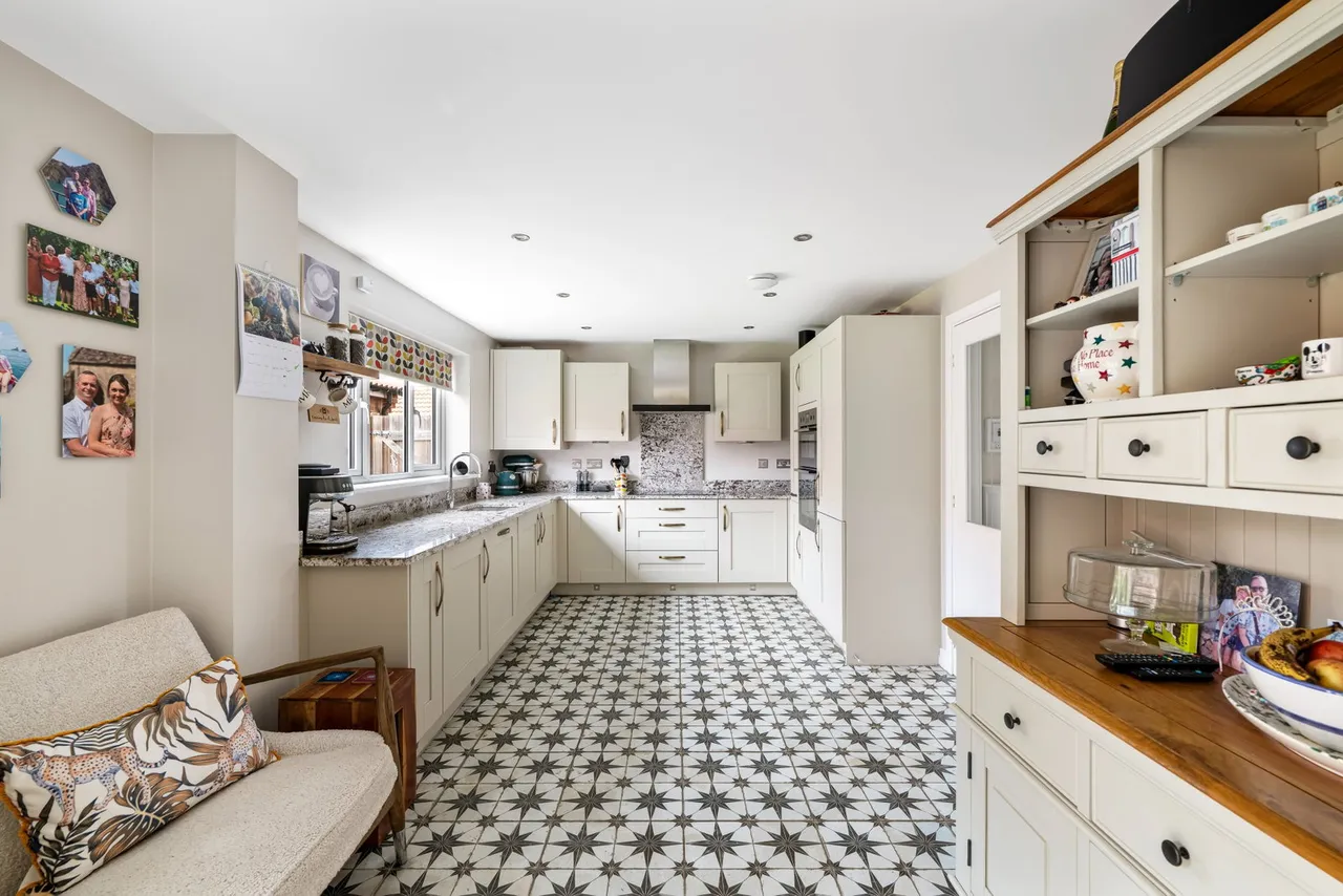 Field Avenue, Saxilby, LN1, photo 8