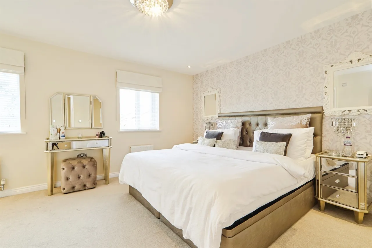 Halliday Court, Thornbury, BRADFORD, photo 4