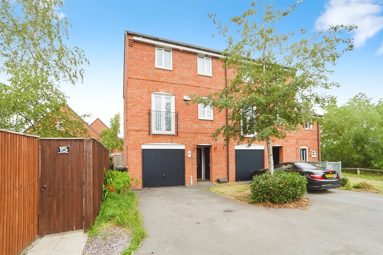 3 bed house for sale — Halliday Court, Thornbury, BRADFORD