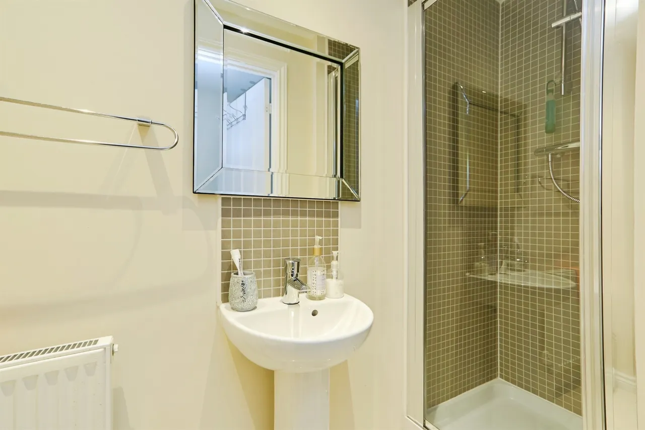 Halliday Court, Thornbury, BRADFORD, photo 9