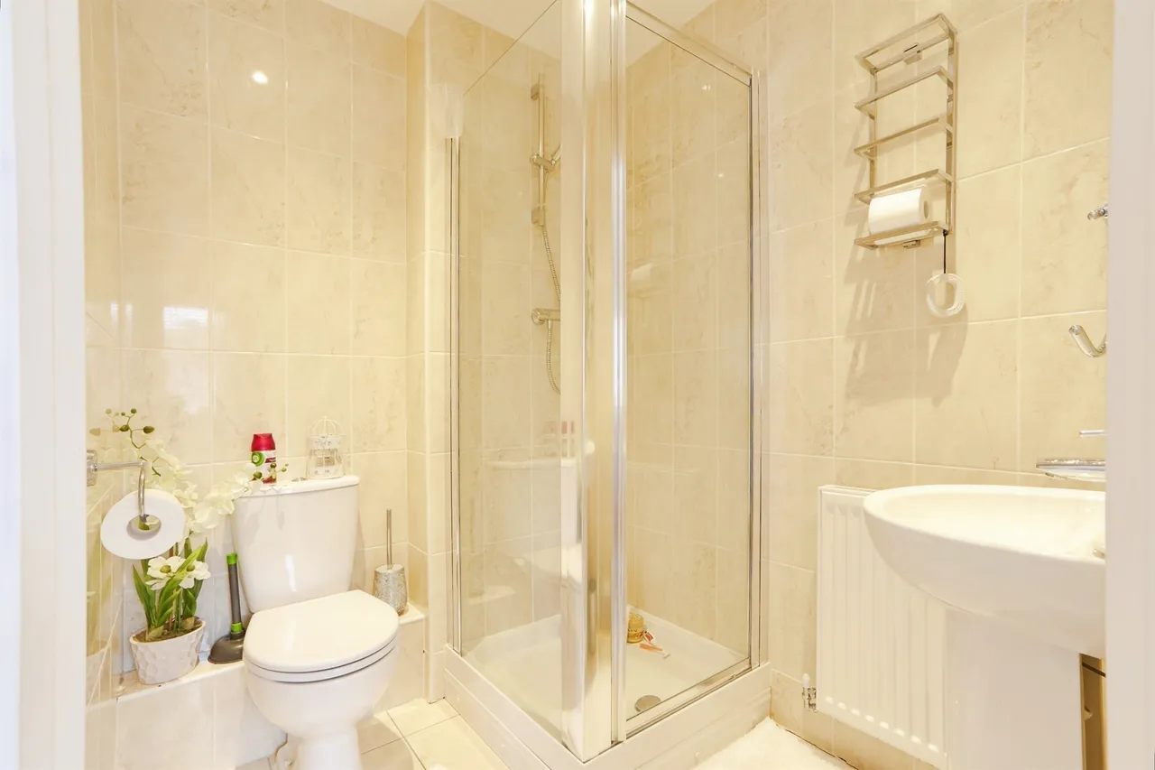 Halliday Court, Thornbury, BRADFORD, photo 11