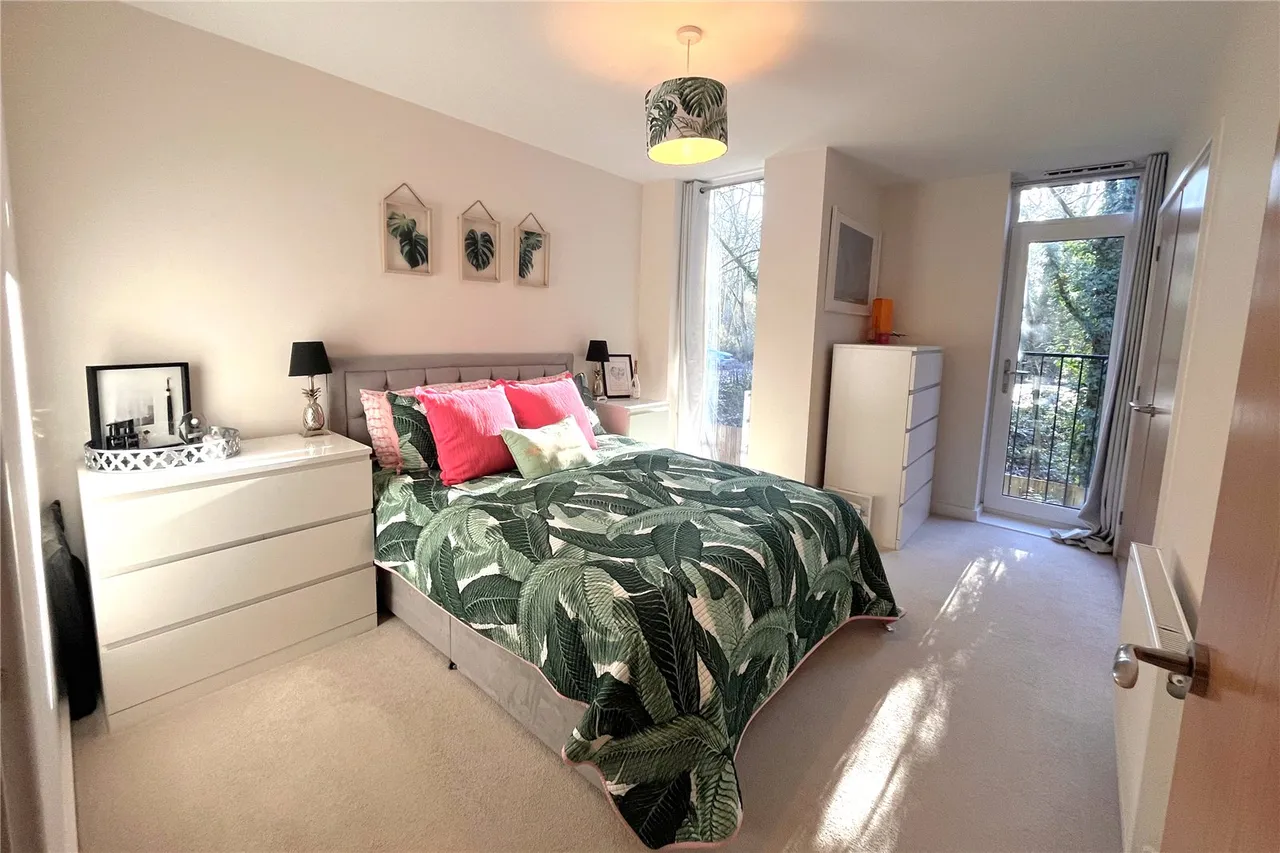 Rye Common Lane, Crondall, Farnham, Hampshire, GU10 5EQ, photo 6