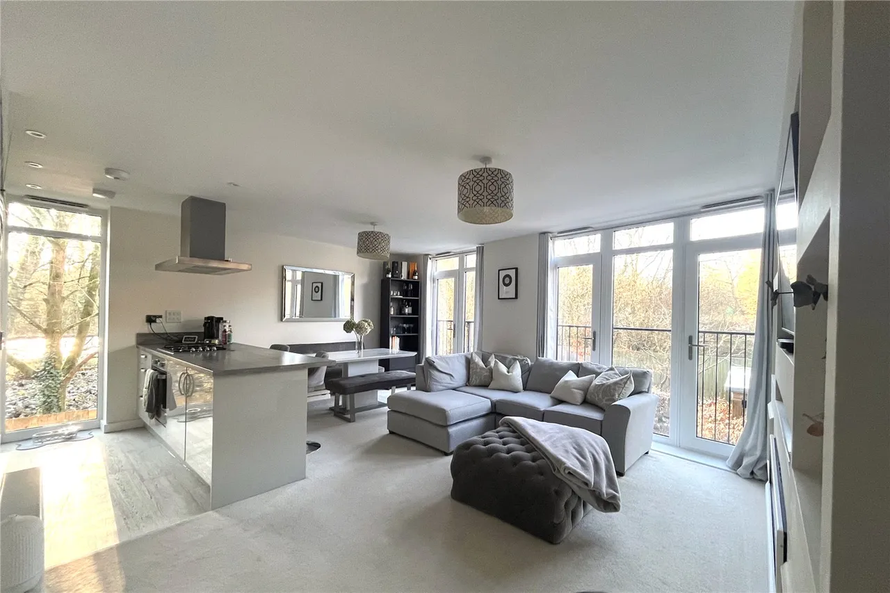 Rye Common Lane, Crondall, Farnham, Hampshire, GU10 5EQ, photo 2