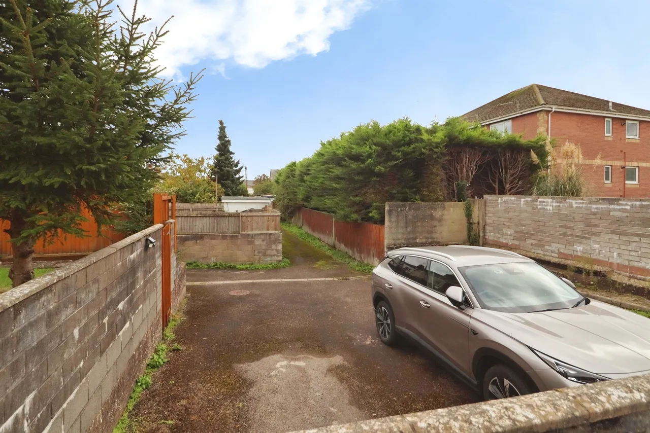 Lombard Street, Barry, CF62, photo 5