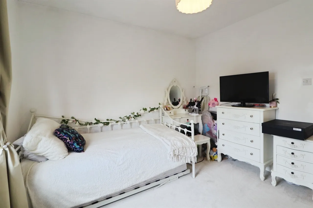 Lombard Street, Barry, CF62, photo 7