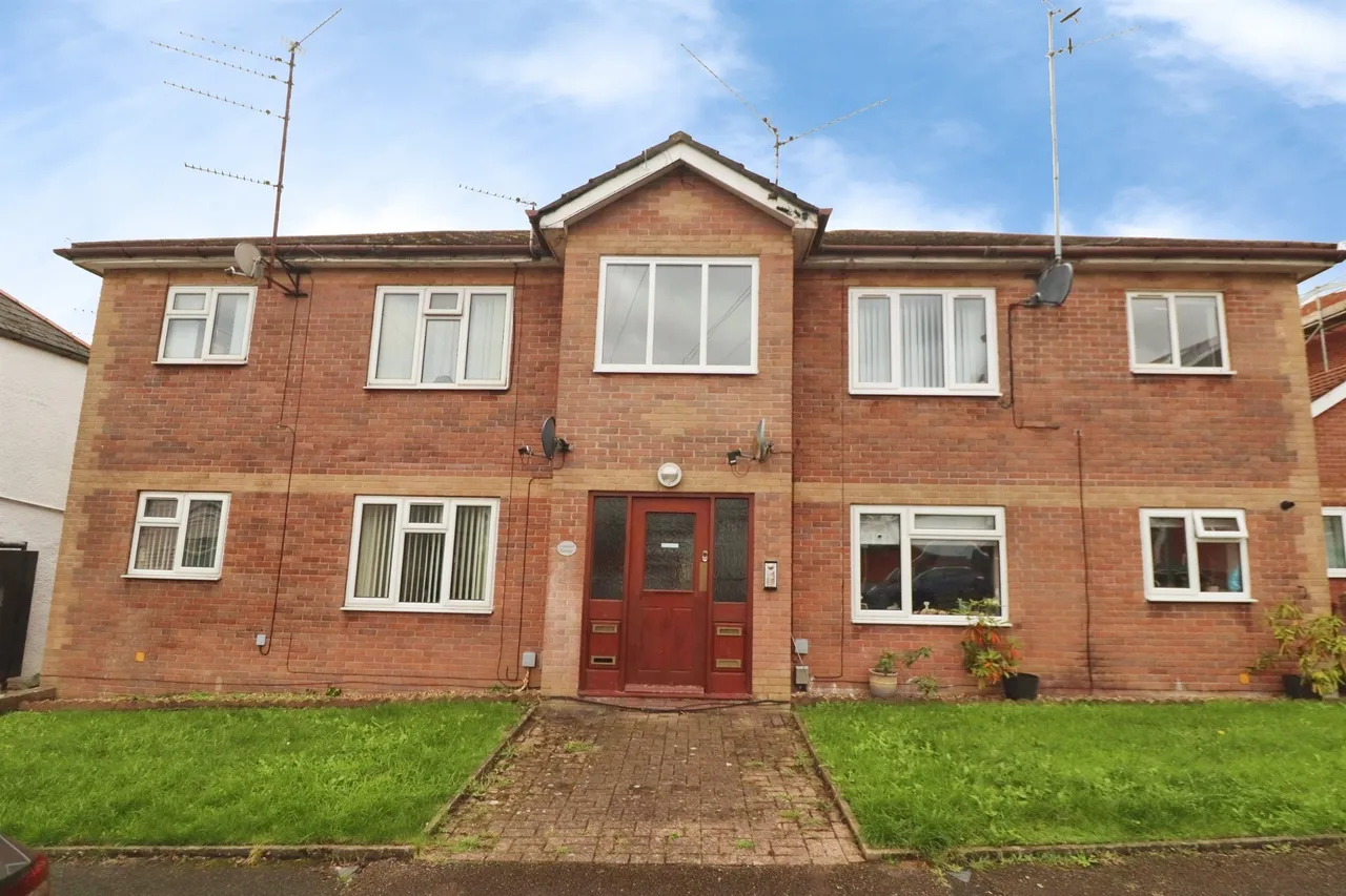 Lombard Street, Barry, CF62, photo 4