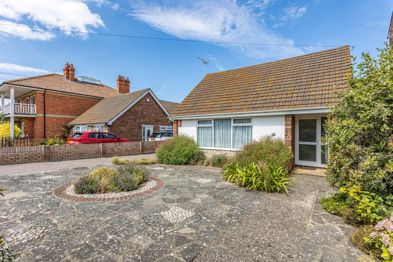 Epple Bay Road, Birchington, CT7, photo 2