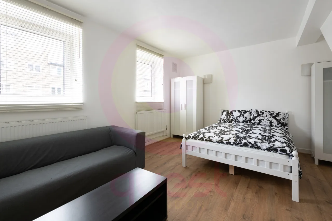 Usk Street, E2, photo 2