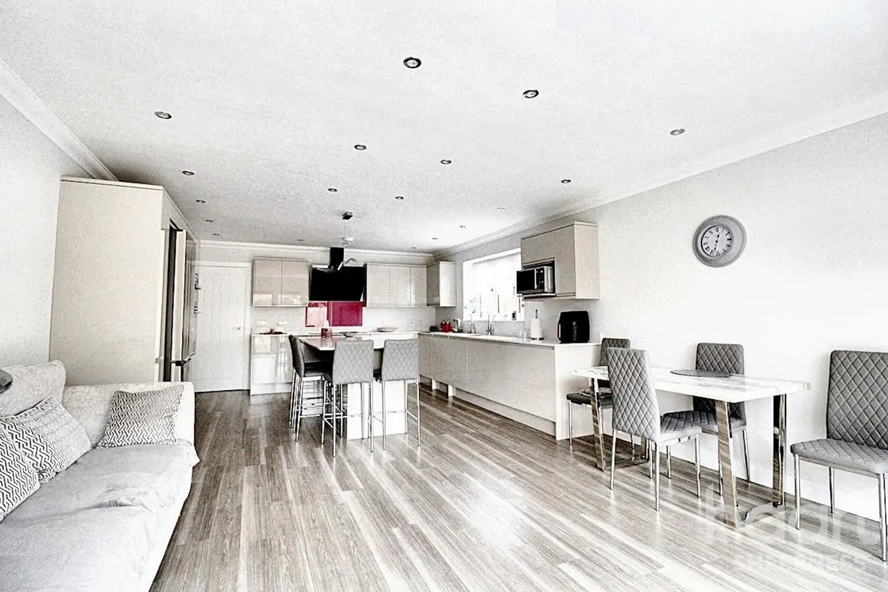 Barton Hill Drive, Minster, ME12, photo 16