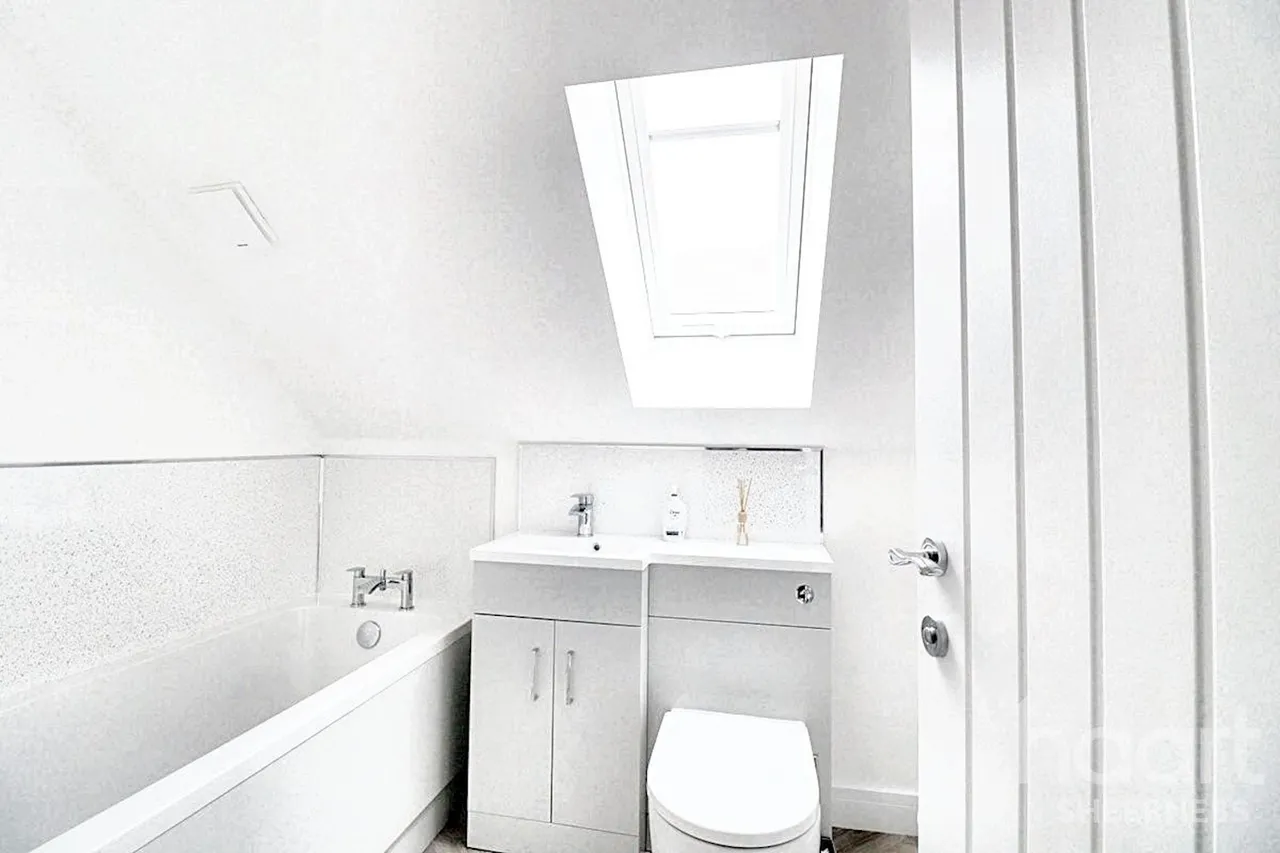 Barton Hill Drive, Minster, ME12, photo 13