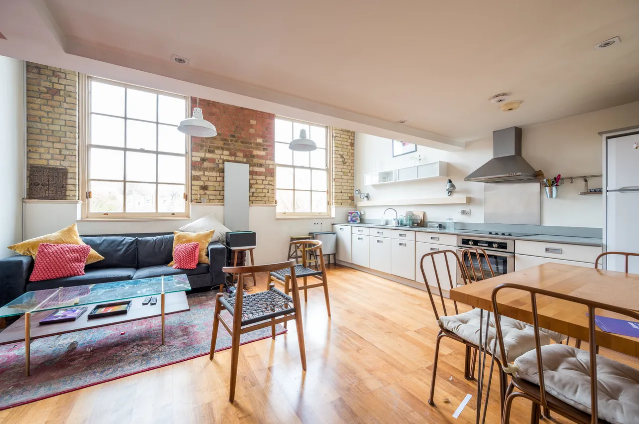 1 bed flat for sale — 13 Stepney City Apartments, 49 Clark Street, London