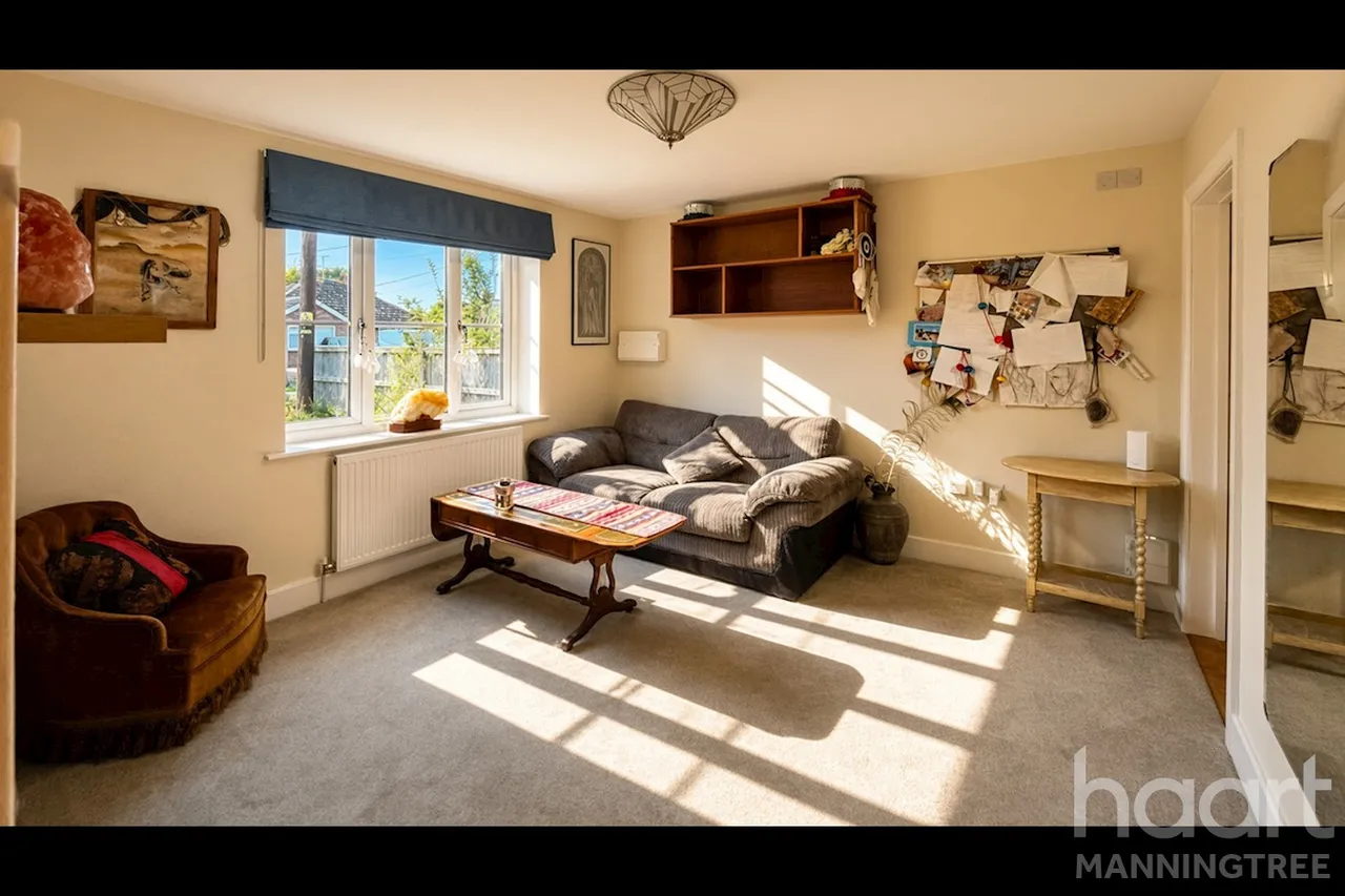 School Lane, Lawford, CO11, photo 12