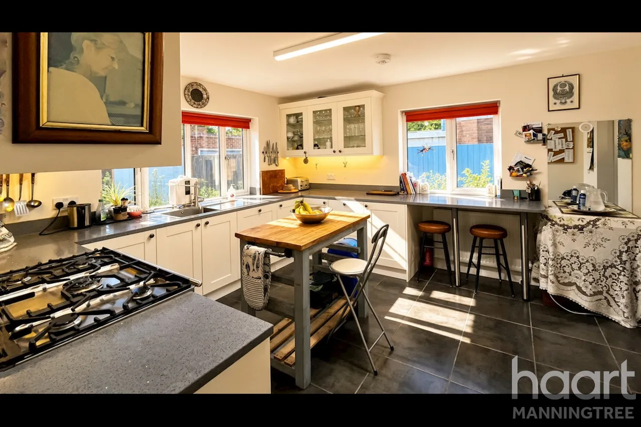 School Lane, Lawford, CO11, photo 7