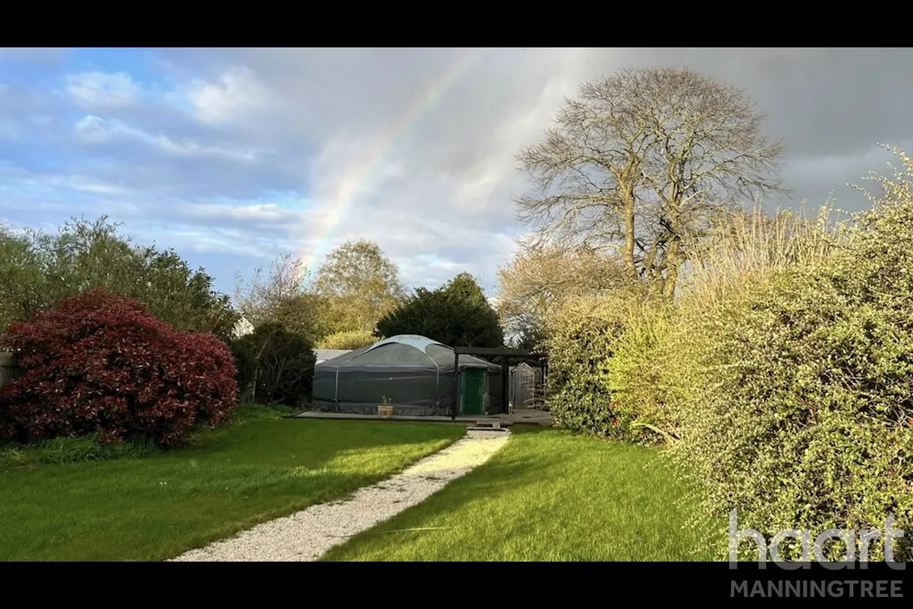 School Lane, Lawford, CO11, photo 15