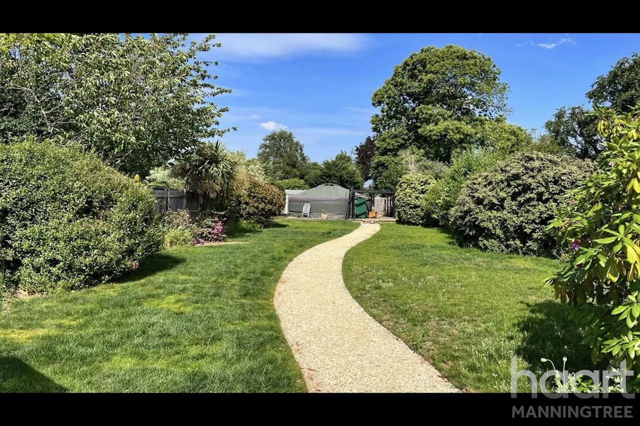 School Lane, Lawford, CO11, photo 5