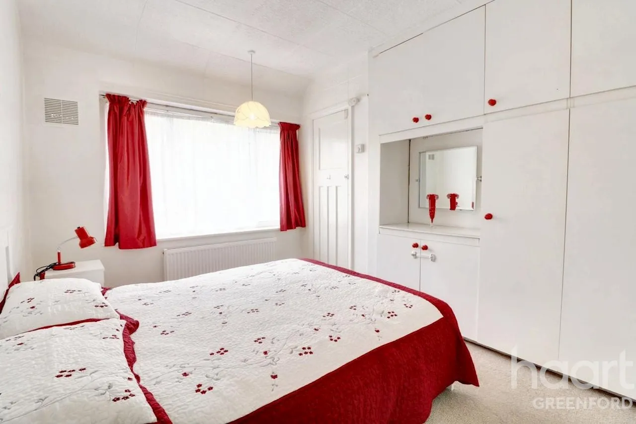 Whitton Avenue East, Greenford, UB6, photo 9