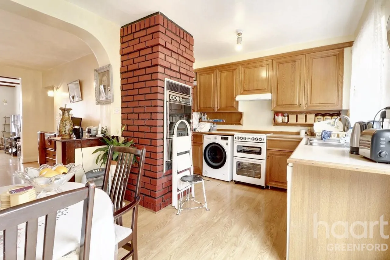 Whitton Avenue East, Greenford, UB6, photo 6