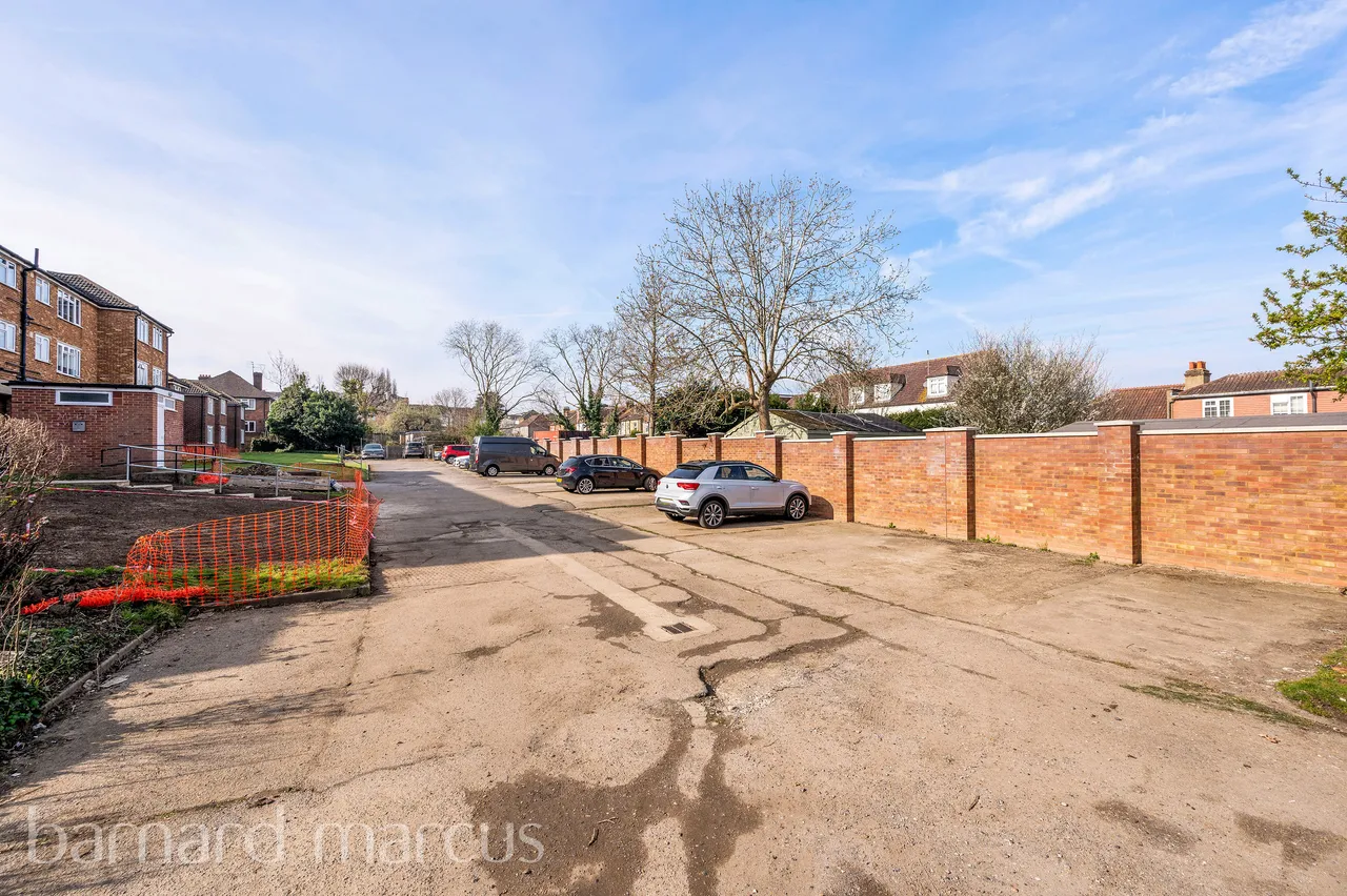 St Philips Avenue, Worcester Park, KT4, photo 8