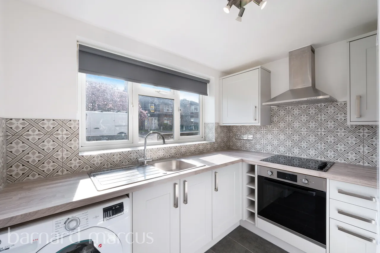 St Philips Avenue, Worcester Park, KT4, photo 6