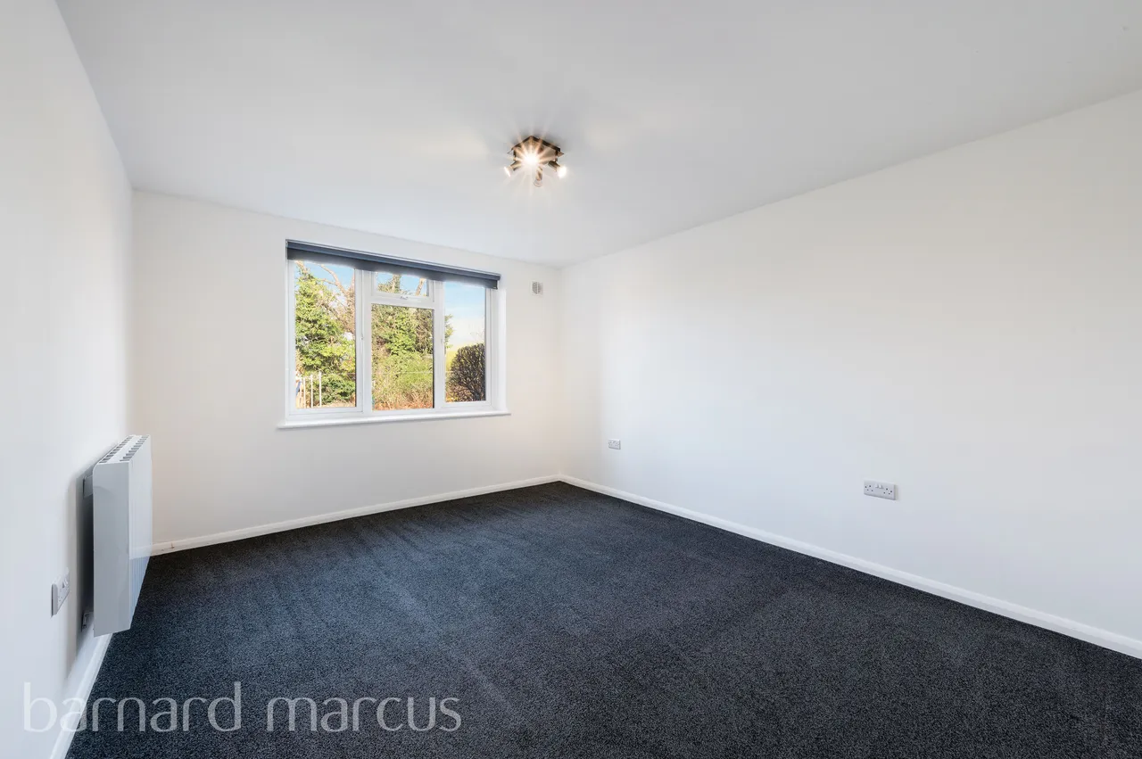 St Philips Avenue, Worcester Park, KT4, photo 3