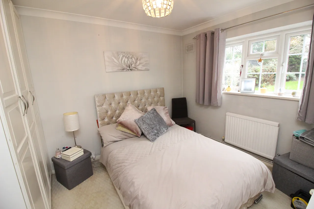 Grafton Road, WORCESTER PARK, Surrey, Worcester Park, KT47QR, photo 5