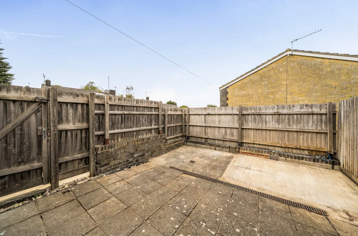 Newbury, RG14, photo 20