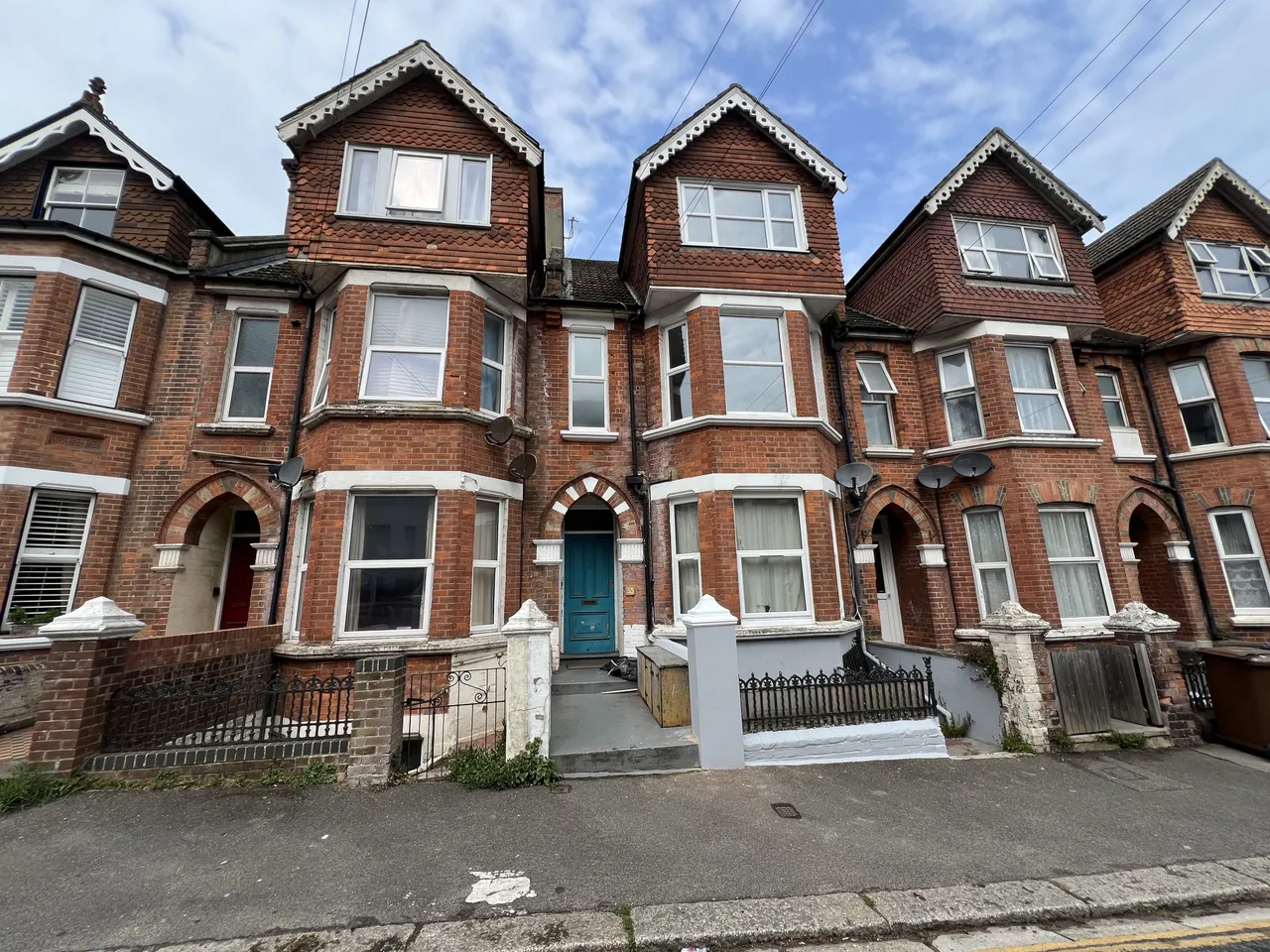 2 bed flat to rent — Milward Road, HASTINGS